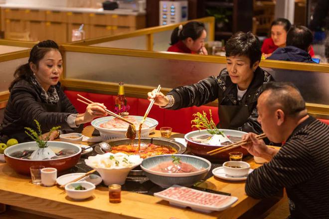 火锅“涮出”3千亿大市场麻将胡了热辣滚烫！重庆(图6)