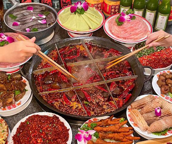 宾会员旅游：重庆火锅城市记忆的辣味PG麻